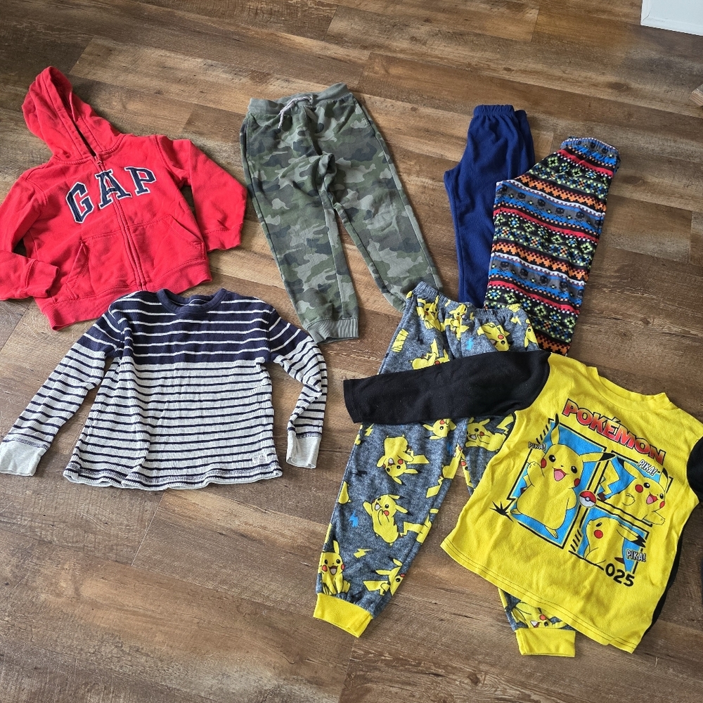 Boys Size 6/7 Mixed Lot Of Loungewear , Pajamas, Sweats, Hoodie, L/S
